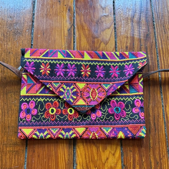 Aztec Mexican Artisanal Style. Colorful Embroidered Women's Bag 10” x 7”. - Picture 2 of 5